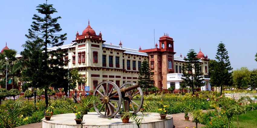 General view of Patna Museum showcasing its colonial architecture and surrounding gardens