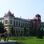 Visit this memorial in the capital city of Bihar to unveil some historical artefacts.