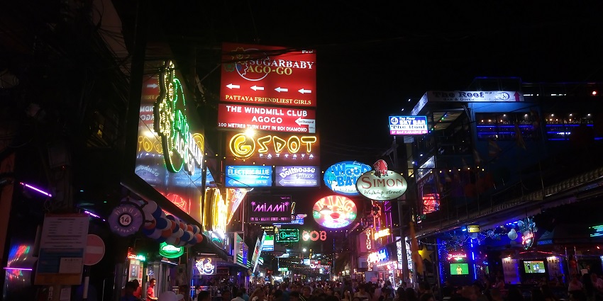 Engage in the nightlife in Pattaya at the Pattaya Walking Street with its discos and restaurants