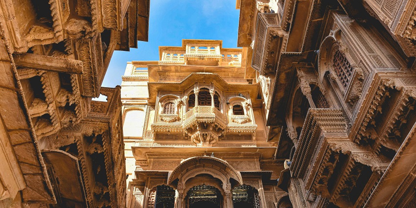 Architectural detail of Patwon Ki Haveli, the best tourist attraction in Jaisalmer in October