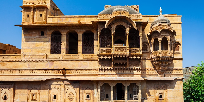 Exterior view of Patwon Ki Haveli in Jaisalmer, the best place near Jaisalmer War Museum