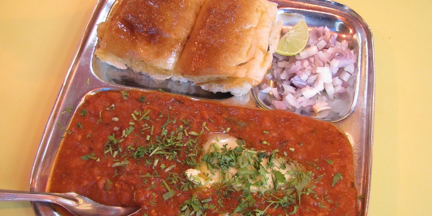 Pav Bhaji is the best street food in Vadodara, with buttery buns.