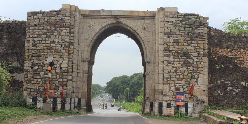 Pavagadh and Champaner, a tourist hotspot to visit near Jambughoda Wildlife Sanctuary.