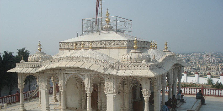 Pavapuri Jain Temple beside the lake, one of the best places to visit for devotees.