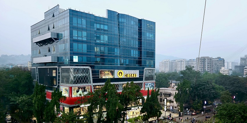 People's Mall is one of the must places to visit in Bhopal for shopping lovers