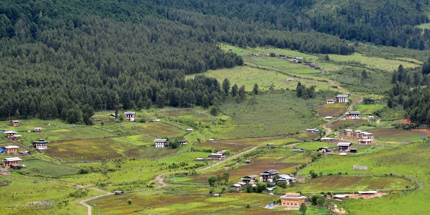 Phobjikha Valley’s rolling hills and greenery, a scenic place to visit near Jigme Singye Wangchuck National Park.
