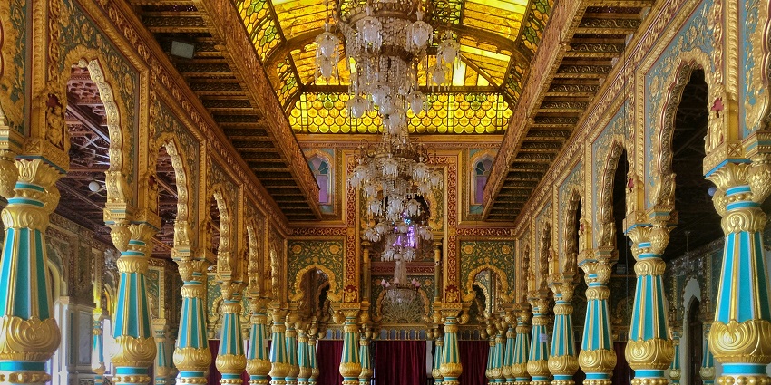 An inside view of the Phool Mahal Palace, a tourist attraction near Kishangarh Fort.