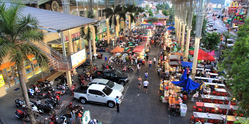 To experience the best nightlife in Phuket, go shopping at the Phuket City Night Market