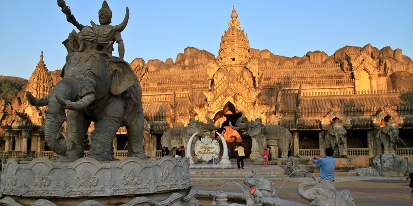 A picture of an entertaining cultural theme park in Phuket with numerous statues