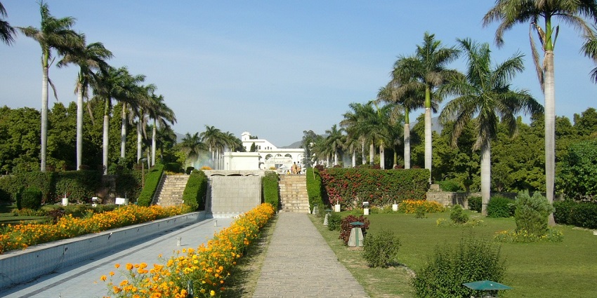 A breathtaking view of the Pinjore Gardens, one of the best places to visit in Kalka.