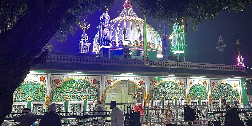 The Piran Kaliyar Sharif, one of the quaint places to visit near Delhi within 200 kms.