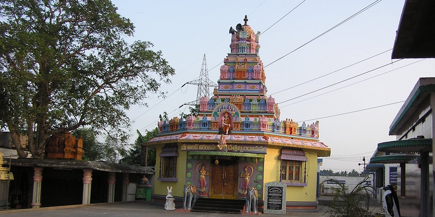 Pithapuram is a beautiful historic town with a famous temple dedicated to Lord Shiva.