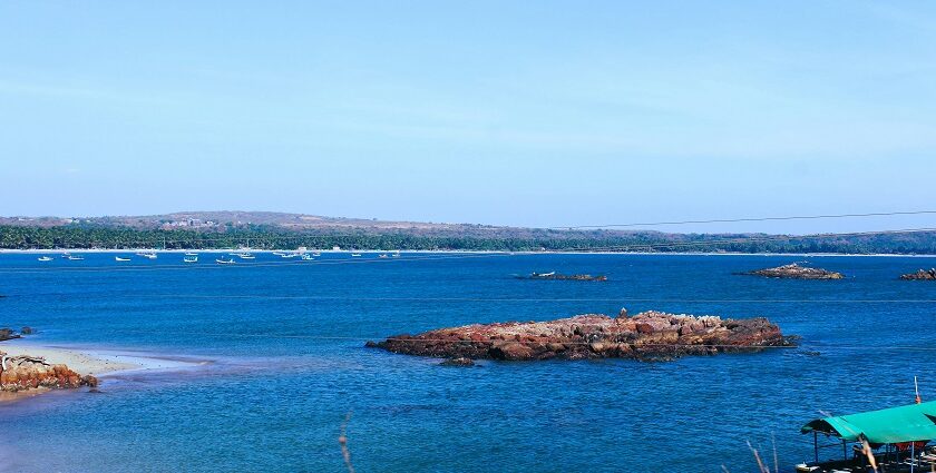 Places to visit in Alibaug offer beaches, forts, temples, and markets for relaxation.