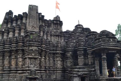 Get to explore this tranquil town, decked with ancient temples and lakes, in Maharashtra.