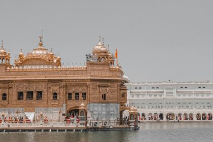 Places to visit near Anandpur Sahib offer a memorable visit through its blend of spirituality, history, and natural beauty.