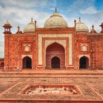 Humayun’s Tomb is one of the major tourist attractions in Delhi that you can visit on Sunday