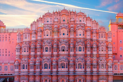 There are several places to visit in Jaipur for couples offering amazing experiences.