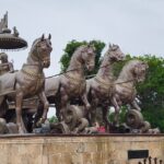 Image of Horse chariot Statue of Krishna and Arjuna During Mahabharata war - Places to visit in Kurukshetra