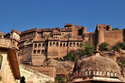 A scenic view of Mehrangarh Fort, one of the best places to visit in Rajasthan in October.