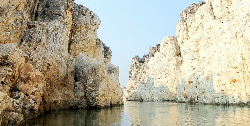 Marble Gorge on the River Narmada, one of the best places to visit near Jabalpur.