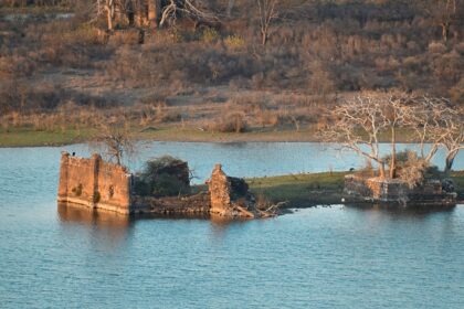 The entrance to Ranthambore Fort, featuring Hamir Kund, located in Sawai Madhopur.