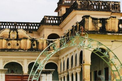 Traditional haveli in Mandawa, one of the best experiences of places to visit in Mandawa.