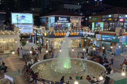 A scenic view of DLF Galleria market in Gurgaon at Night captured by a photographer.