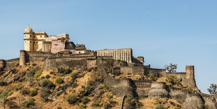 Majestic Kumbhalgarh Fort perched atop hill, one of the top places to visit in Kumbhalgarh.