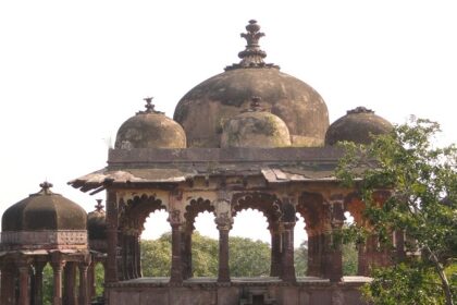 Get to explore some of the famous spots to explore near Sawai Madhopur in Rajasthan.