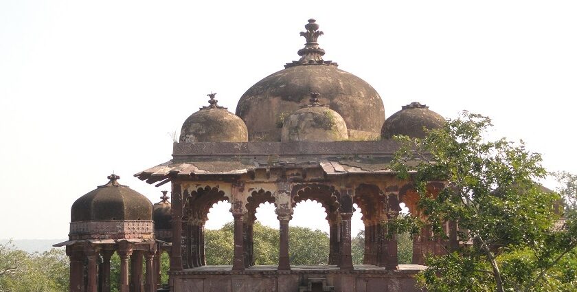 Get to explore some of the famous spots to explore near Sawai Madhopur in Rajasthan.