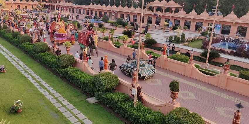Image of Poicha Nilkanth Dham temple complex by the Narmada River - places near Vadodara for weekend