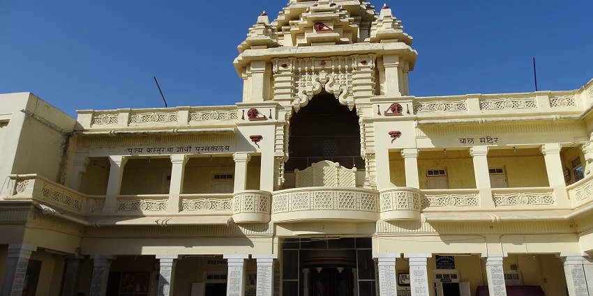 Image of the main memorial place which holds the memories of Mahatma Gandhi