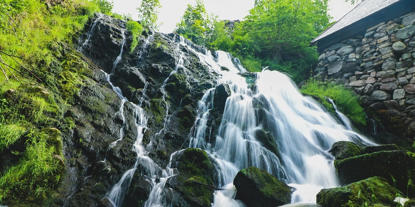 Potin Waterfall is a lesser-known waterfall, offering a peaceful retreat amid nature.