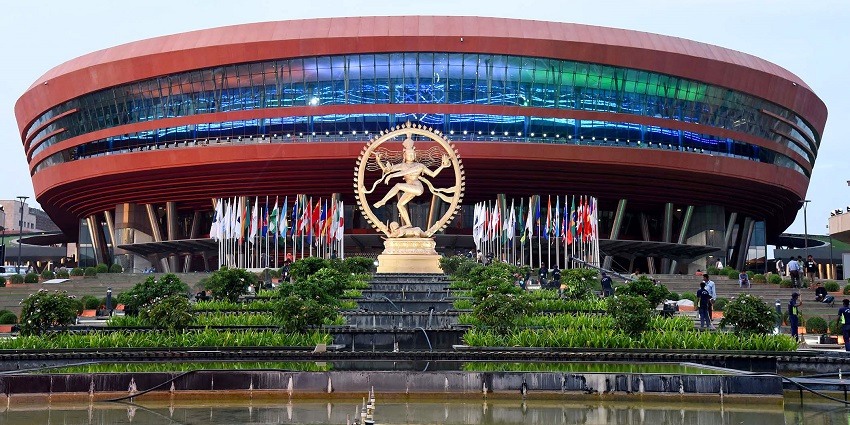 An image of Bharat Mandapam in Pragati Maidan near the National Crafts Museum.