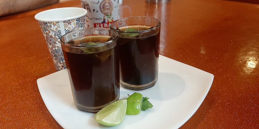 Pudina Chai in clay cups tastes perfect with snacks.