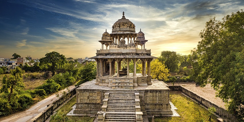 Majestic architectural features of Pur Udan Chatri, against the beautiful sky