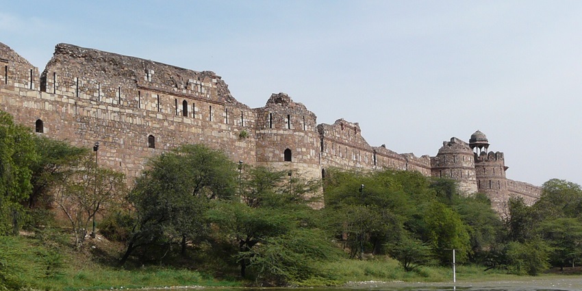 Purana Qila is one of the historical places to visit near India Gate and is a landmark.