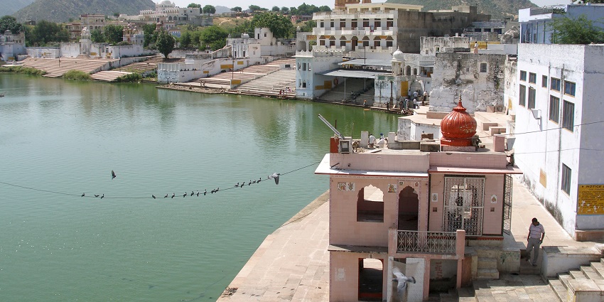 Pushkar music festival offers devotional and classical music by the serene and scared lake.
