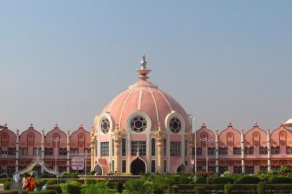 Snapshot of Sri sathya sai Institute admit which is best places to visit in puttaparthi