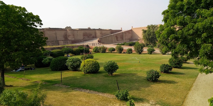 Qila Mubarak shows excellent views of the nearby region and perfect spot for relaxation.