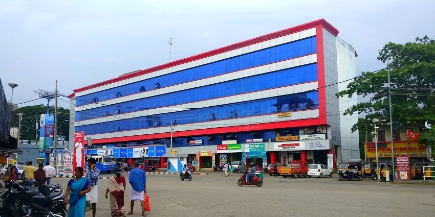 View of a shopping complex in this flea market, a perfect spot for tourists retail therapy