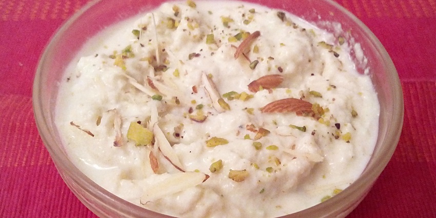 One of the best foods in Mount Abu is creamy rabdi: reduced milk, sugar, and nuts.
