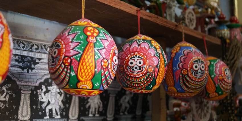 A glimpse of vibrant Pattachitra artwork at the renowned Raghurajpur Artist Village.