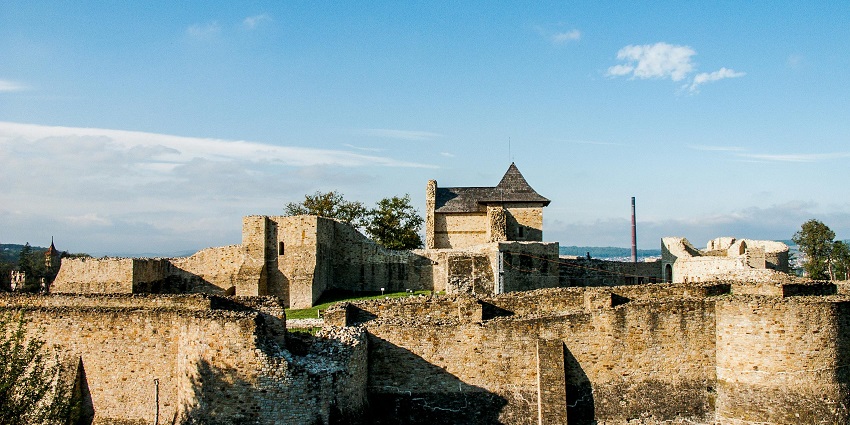 Picturesque view of Raisen Fort on a hill, a famous tourist place nearby