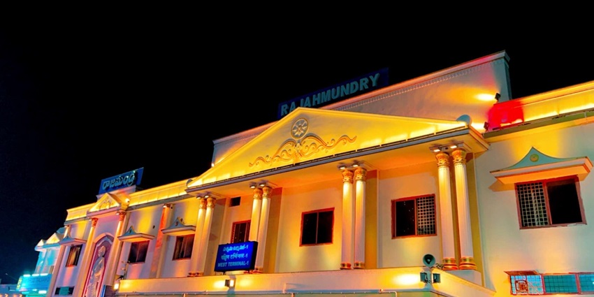 The best time to head to Rajahmundry, Andhra Pradesh is during the winter season.