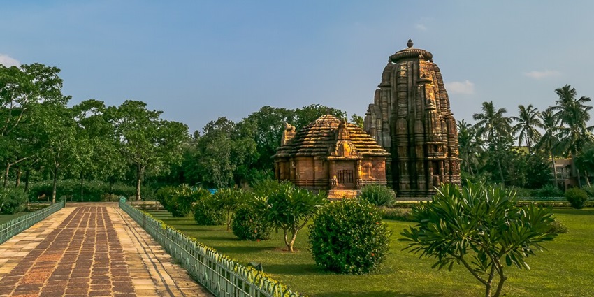 One of the Konark temples, Rajarani is well-known for its detailed carvings and distinctive red sandstone construction.