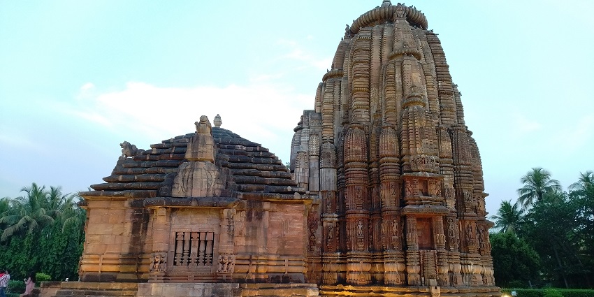 The Bhubaneswar temple features elegant sculptures and construction of reddish-gold sandstone.
