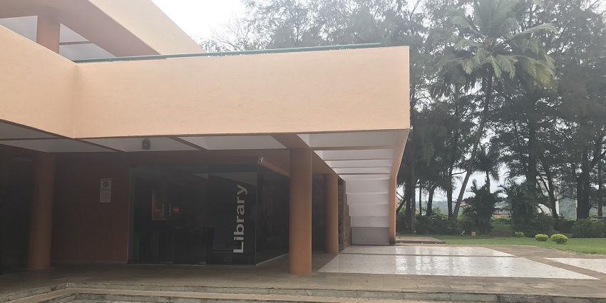 Rajasthan Lalit Kala Akademi promotes contemporary art through exhibitions and workshops.