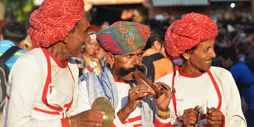 Pushkar music festival features classical, contemporary music, and spontaneous artist collaborations.