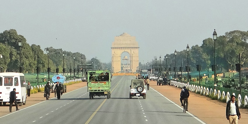 A picture of a broad road near the Old Fort Delhi that leads to India gate
